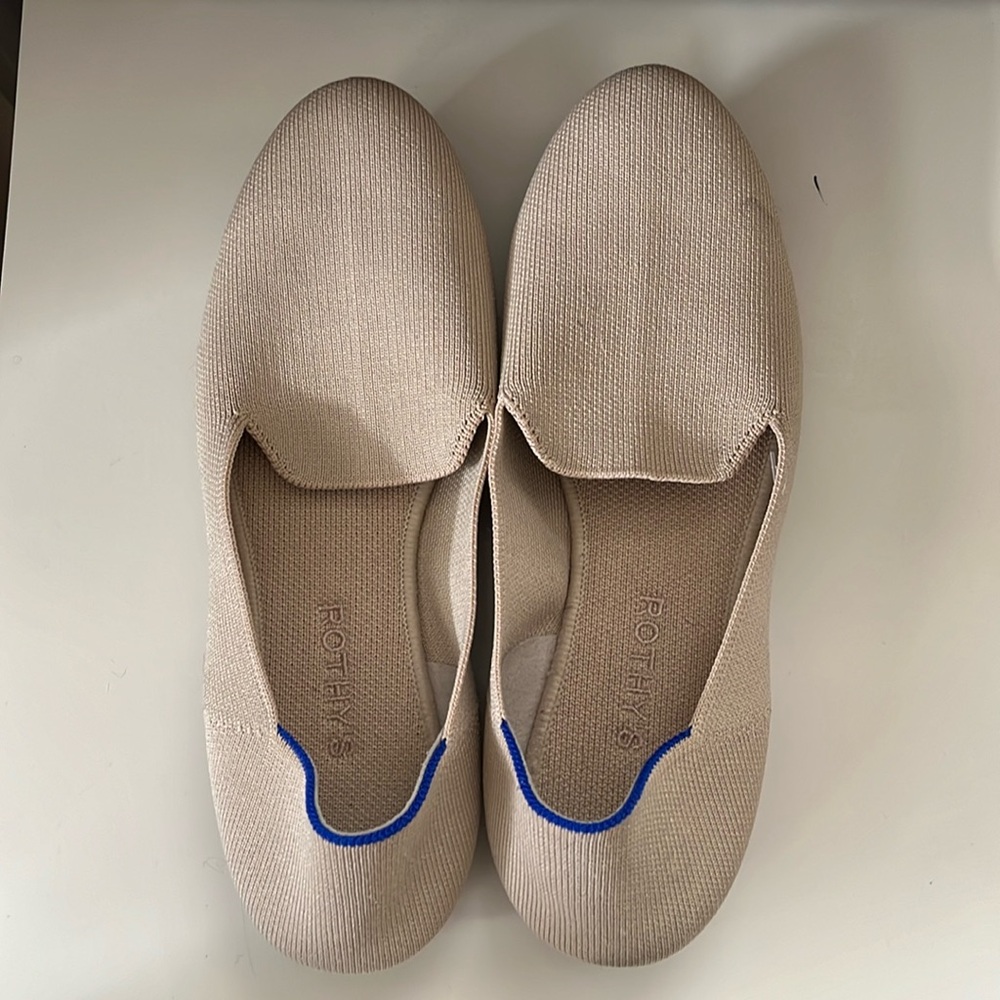Never worn Rothy’s loafers in cream color size 10.